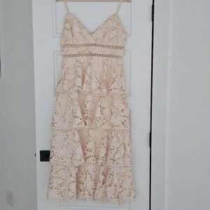 Altar’d State Lace Tiered Midi Dress – Size M Worn 1 Time – Excellent Condition